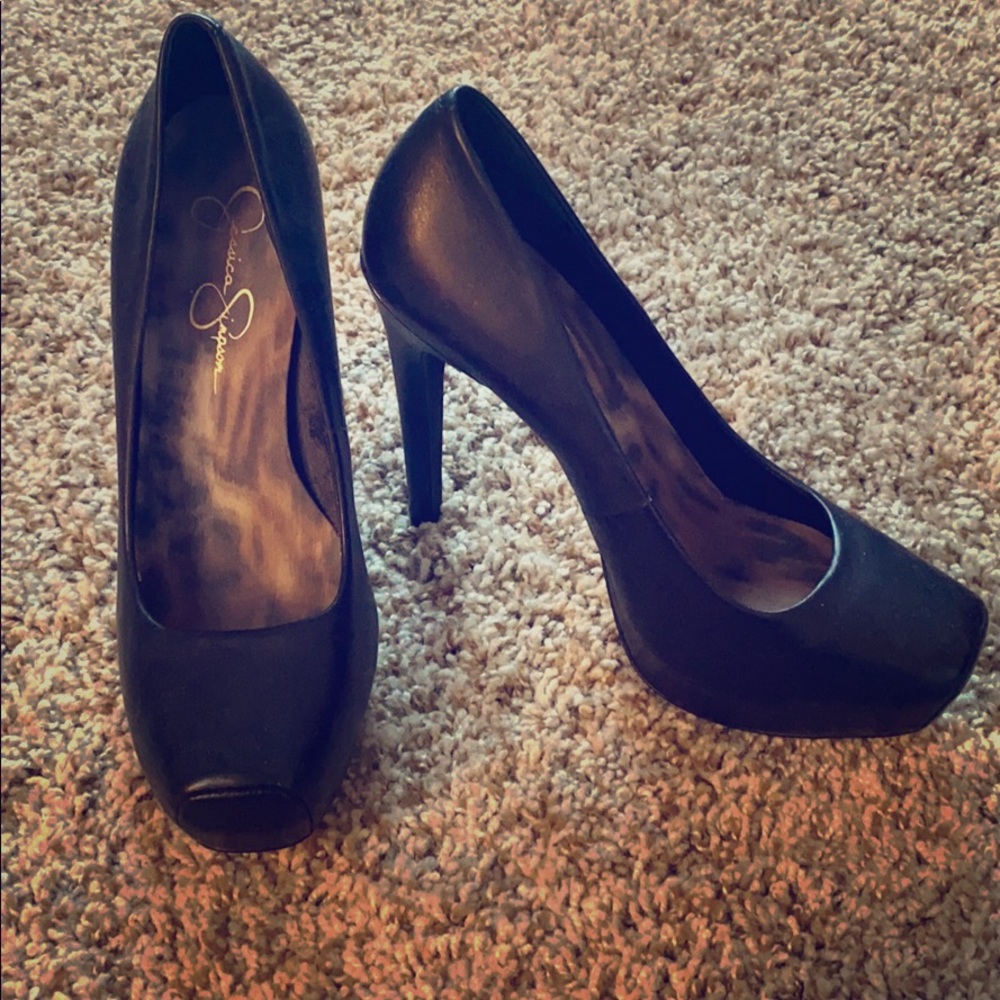 Jessica Simpson size 8 black heels